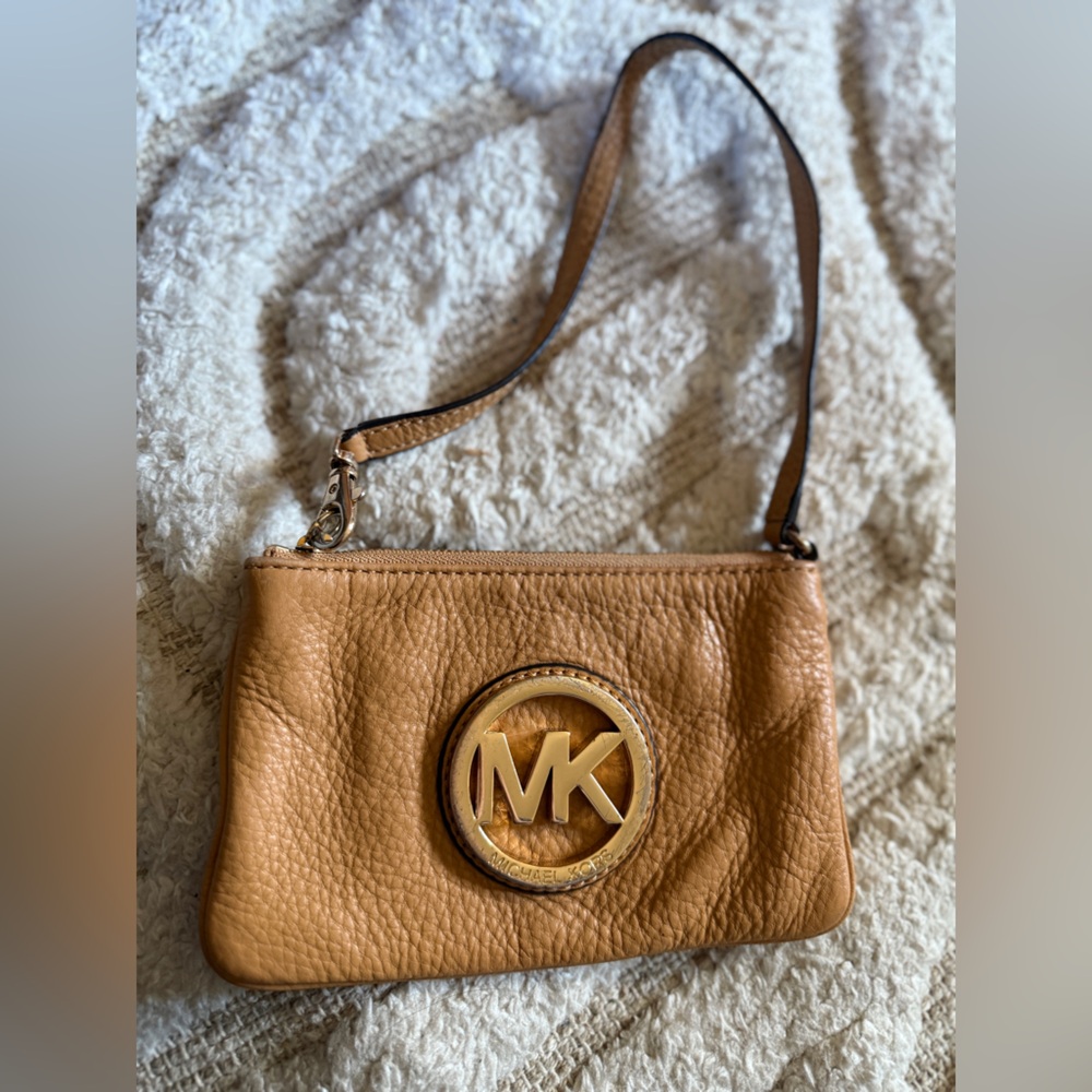 Michael Kors tan brown pebbled leather wristlet clutch bag RARE Fulton style